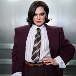 Новини культури - Рак грудей. Jessie J показалася після операції