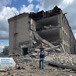 Новини України - РФ вдарила по житловому кварталу Святогірська
