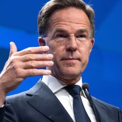 Новини світу - Рютте заперечив, що називав Трампа "татом"