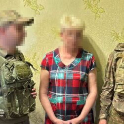 Новини України - СБУ затримала коригувальницю ударів по Донеччині