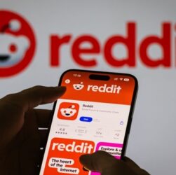 Новини бізнесу - Соцмережа Reddit подає до суду на розробника штучного інтелекту