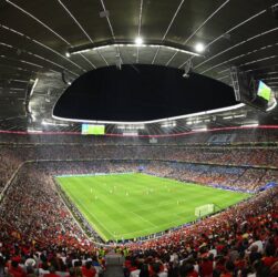 Новини спорту - Тіктокери безкоштовно подивилися фінал ЛЧ наживо, вийшовши з туалету