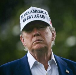 Новини бізнесу - Трамп обвалив долар до значень 2022 року