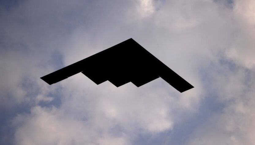 Новини світу - Трамп опублікував відео з піснею Бомбардуй Іран