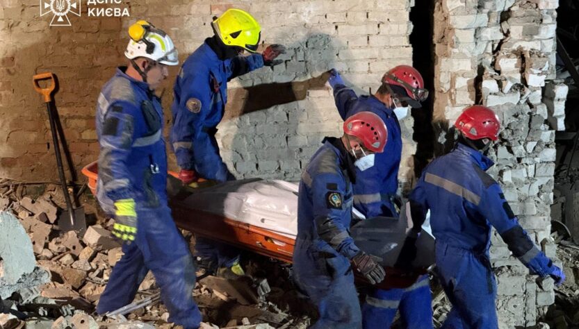 Новини Києва - У Києві з-під завалів дістали тіла ще трьох людей