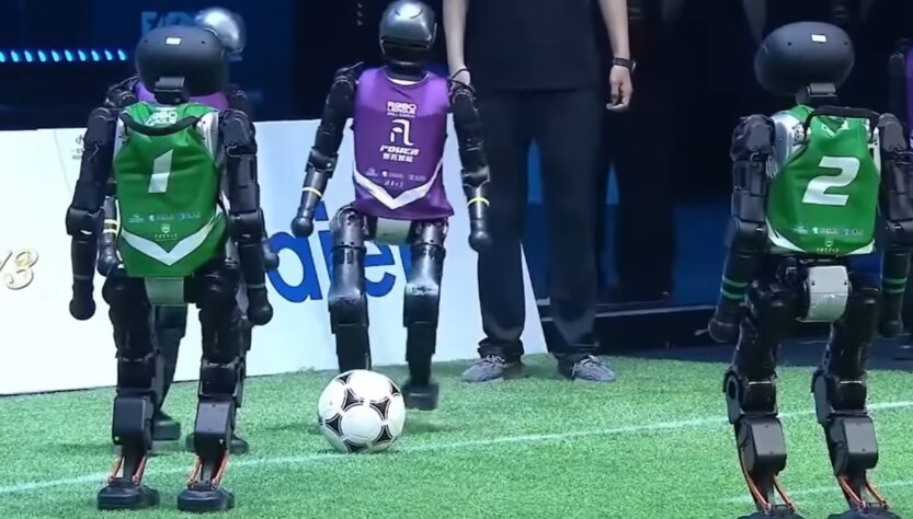 Технології - У Пекіні пройшов перший матч з футболу між роботами