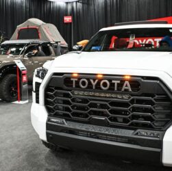 Новини бізнесу - У Toyota рекордні продажі третій місяць поспіль