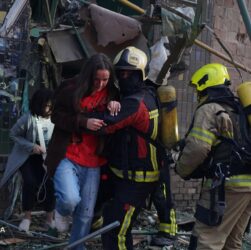 Новини Києва - Удар по Києву: зруйнований під'їзд, є загиблі