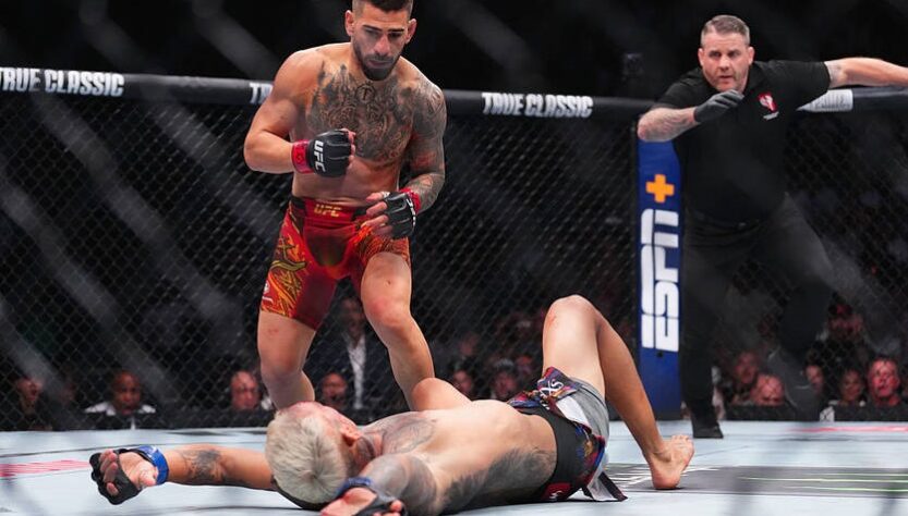 Без категорії - UFC: Топурія став чемпіоном у легкій вазі, достроково здолавши Олівейру