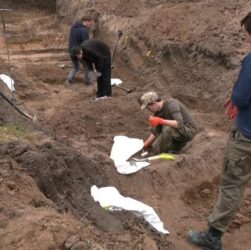 Новини України - Україна та Польща обопільно надали дозволи на проведення ексгумацій