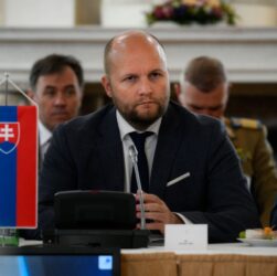 Новини світу - В Словаччині вирішили затримати екс-міністра через допомогу Україні