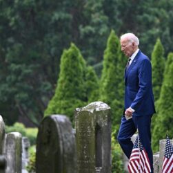 Новини світу - В США розслідують законність помилувань Байдена