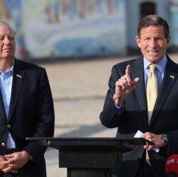 Новини світу - В США відклали "руйнівні санкції" проти Росії через ситуацію з Іраном - ЗМІ