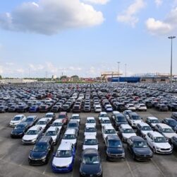Авто новини - В Україні зріс попит на вживані авто з-за кордону