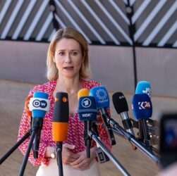 Новини світу - В ЄС заявили про майже повне постачання обіцяних снарядів