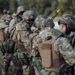 Новини України - Видатки на оборону зросли майже до 75% бюджету