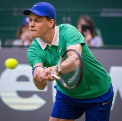 Новини спорту - Відомий тенісист заспівав дуетом із зіркою опери