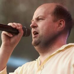 Новини культури - Віктор Бронюк став жертвою шахраїв