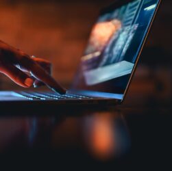 Новини світу - Витік століття: в Мережу злили мільярди паролів з Apple, Google та Facebook