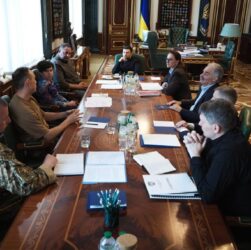 Новини України - Візит в США: Зеленський заслухав доповідь команди