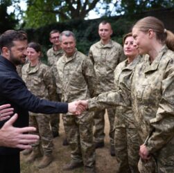 Новини України - Зеленський і Стармер зустрілися з бійцями ЗСУ, що готуються у Британії