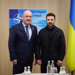 Новини України - Зеленський обговорив з прем’єром Нової Зеландії боротьбу з "шахедами"