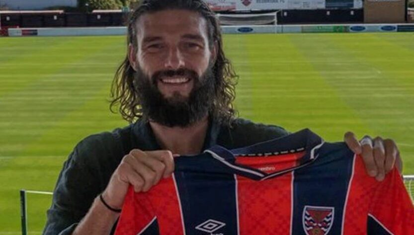 Новини спорту - 36-річний форвард повернувся грати в Англію в шостий дивізіон