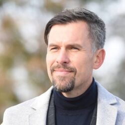 Новини культури - Актор Геннадій Попенко став речником Міністерства у справах ветеранів