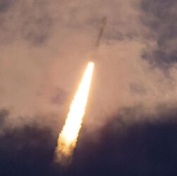 Технології - Arianespace вивела на орбіту п’ять супутників
