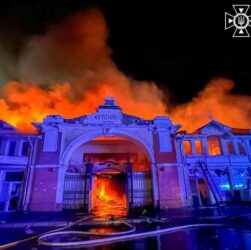 Новини України - Атака дронів: в Одесі палає ринок Привоз