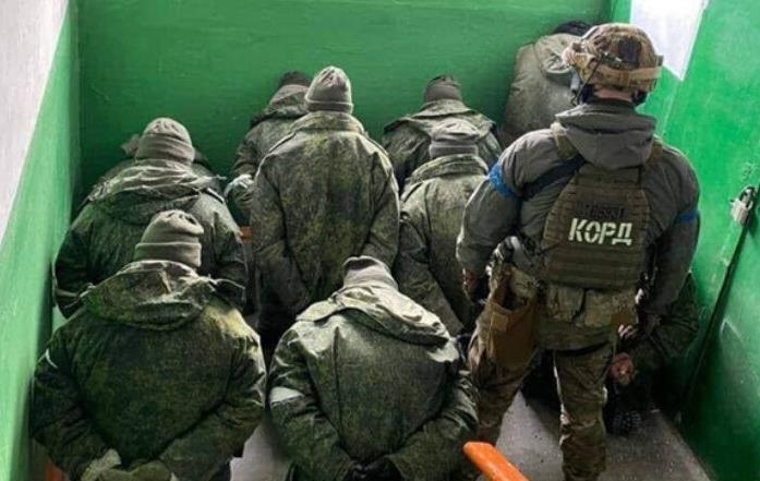 Новини світу - Більшість звільнених з полону росіян не дожили й до року - розслідування