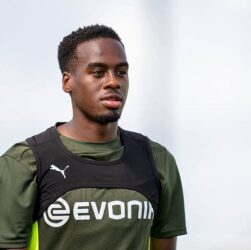 Новини спорту - Челсі офіційно підписав англійського вінгера