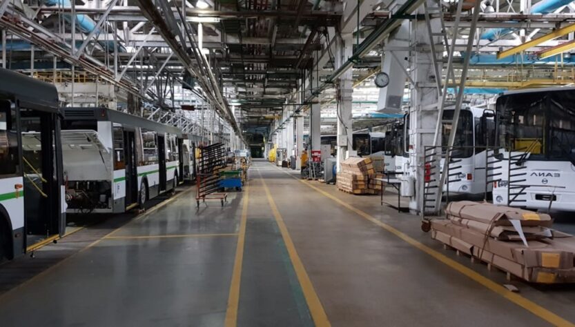 Новини бізнесу - Четвертий автогігант Росії скорочує робочий тиждень