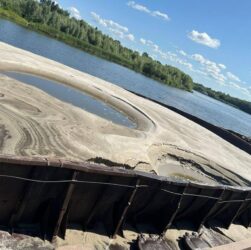 Новини України - Екокода на 6 млн: на Київщині викрили незаконний видобуток піску з Десни