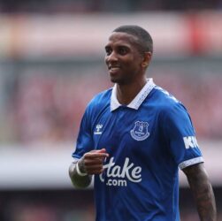 Новини спорту - Ексзірка Манчестер Юнайтед продовжить виступати в Чемпіоншипі