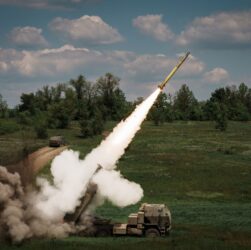 Новини світу - Естонія вперше провела бойові стрільби з HIMARS
