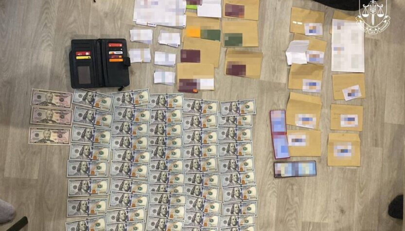 Новини України - Фіктивне бронюванння та розкрадання бюджету: в Одесі затримали посадовців