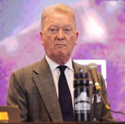 Новини спорту - Френк Воррен про перемогу Усика: Цей боксер неперевершений на шляху боксу