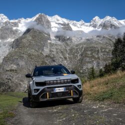 Новини бізнесу - Jeep Avenger досяг 200 тисяч замовлень та отримав повнопривідну версію 4xe