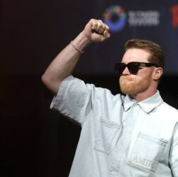 Новини спорту - Канело виклав $500 тисяч за те, що в реванші Усик переможе Дюбуа