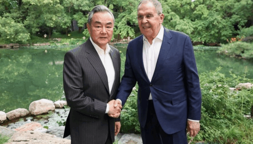 Новини світу - Лавров і Ван І обговорили війну в Україні та співпрацю РФ і Китаю