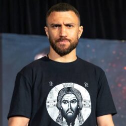 Новини спорту - Ломаченко прокоментував позбавлення громадянства його духовного наставника