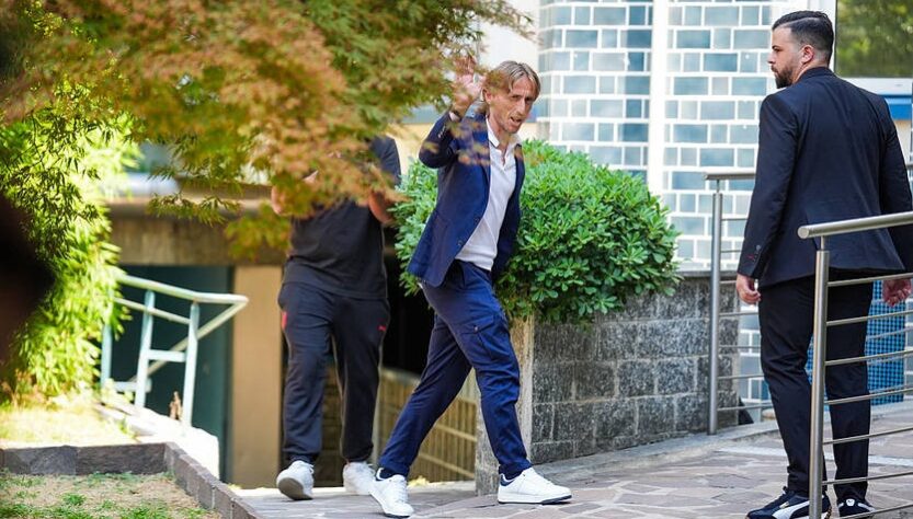 Новини спорту - Мілан офіційно повідомив про трансфер володаря Золотого м'яча