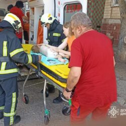Новини України - На Дніпропетровщині дворічна дитина випала з четвертого поверху