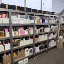 Новини України - На Полтавщині вилучили тисячі флаконів фейкової парфумерії