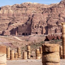 Технології - Під храмом у Петрі знайшли стародавню гробницю