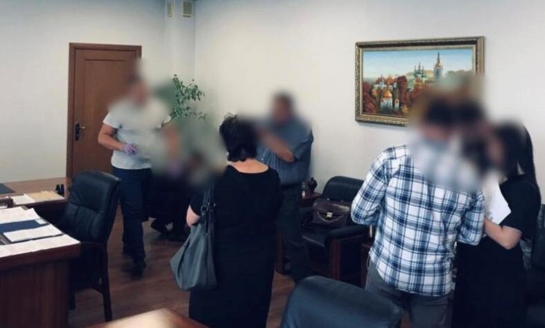 Новини України - Посадовці Київщини привласнили 4, 6 млн на відновленні житла