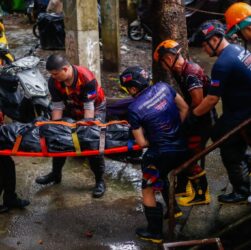 Новини світу - Потужні зливи в Китаї: кількість загиблих перевищила 60 осіб