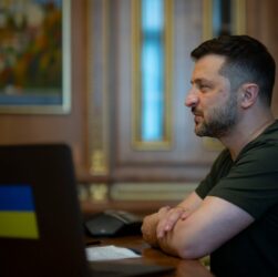 Новини України - ППО та закон про НАБУ: Зеленський провів розмову з прем’єром Канади