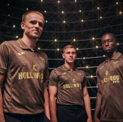 Новини спорту - Презентація нової форми Брентфорда з Ярмолюком